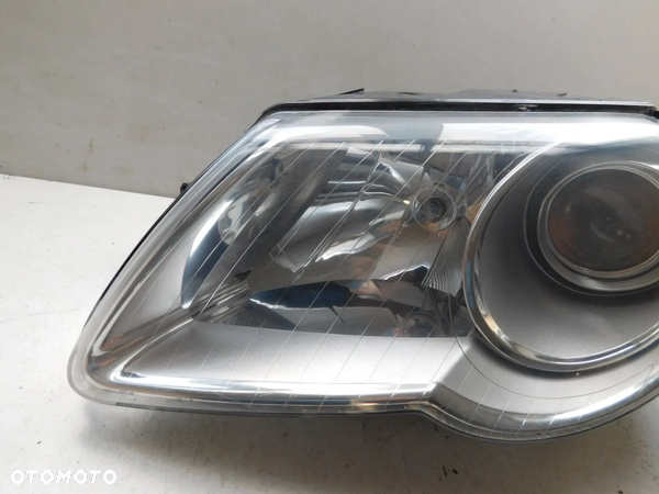 Lampa lewa przód VW PASSAT B6  Europa - 2