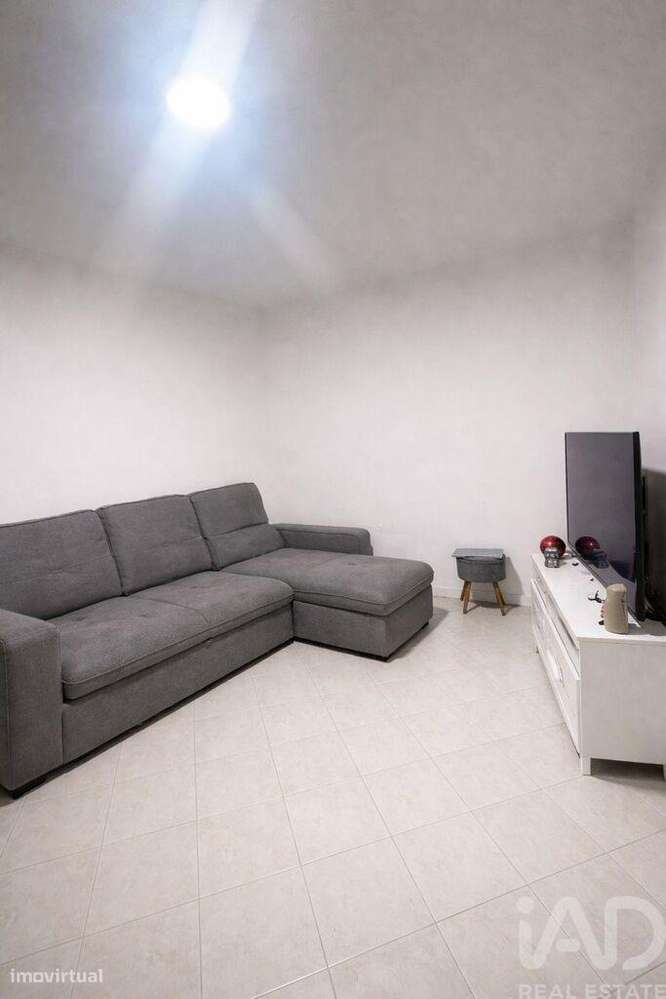 Moradia em banda T3 em Sacavém e Prior Velho de 73,6 m2 - Grande imagem: 2/17