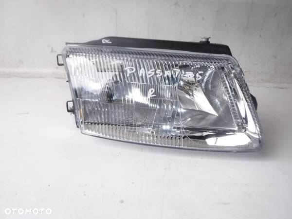 volkswagen passat b5 lampa przód prawa przednia - 1