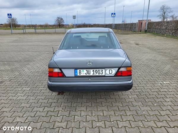 Mercedes-Benz W124 (1984-1993) - 9