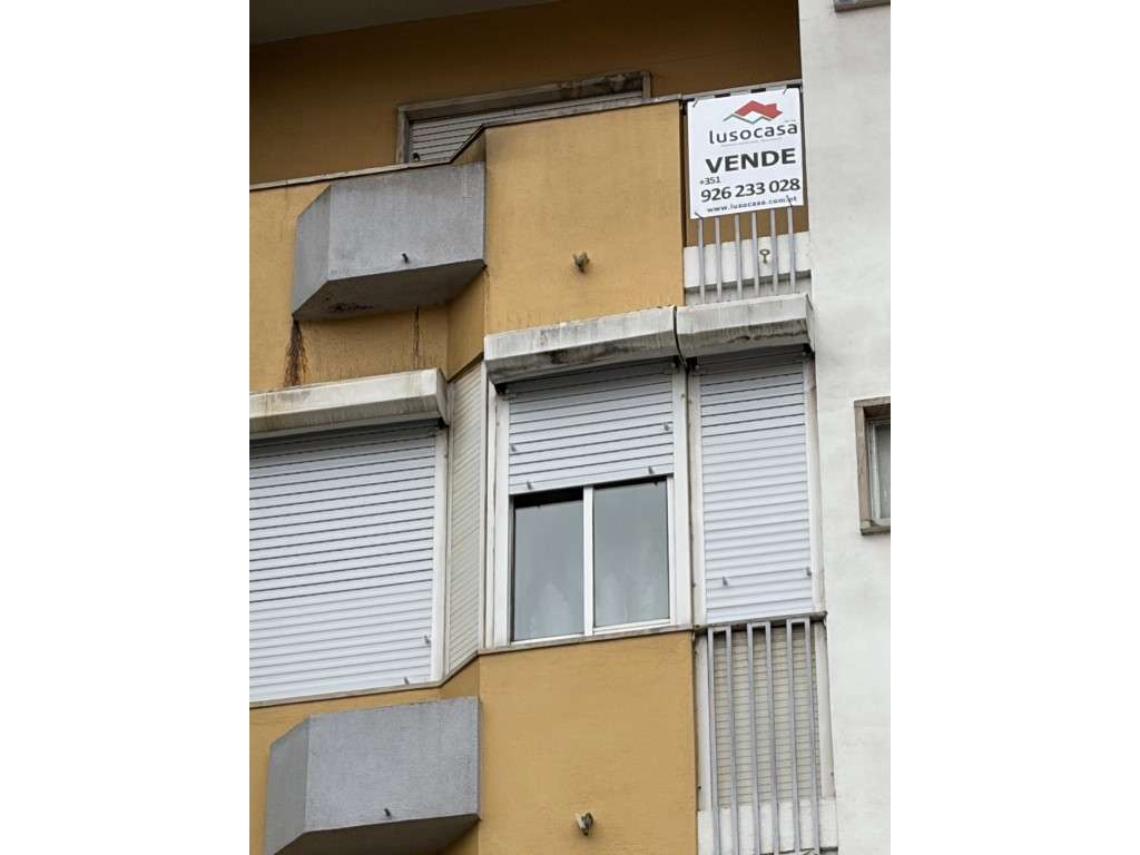 Espetacular apartamento T2 com varanda junto ao Hospital dos Lusiadas.-29