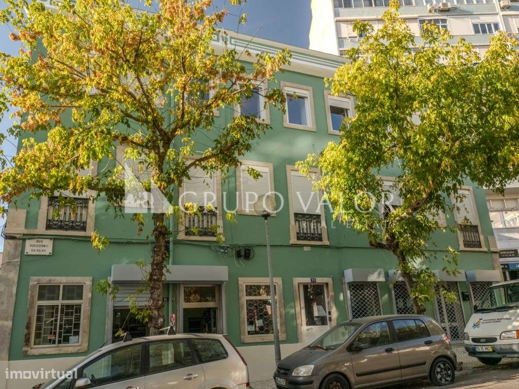 Apartamento T2 Remodelado na Estrela-16