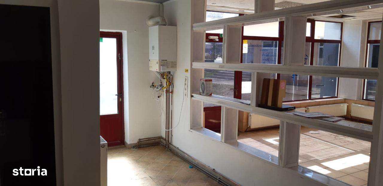 Vanzare spatiu comercial Moinesti, Str. Capitan Zaganescu Nr 6-1