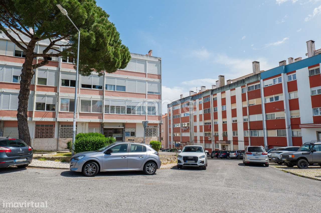 Apartamento T2 à venda em Queluz-3