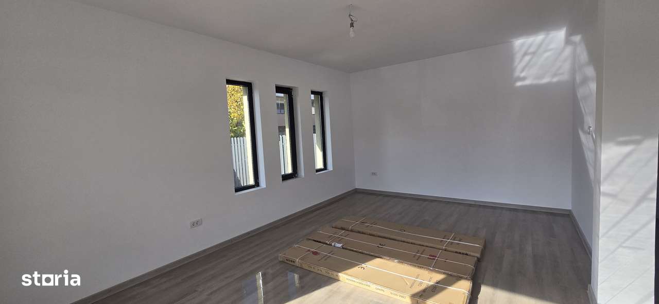 Casă 4 camere , Asfalt, toate utilitățile-9