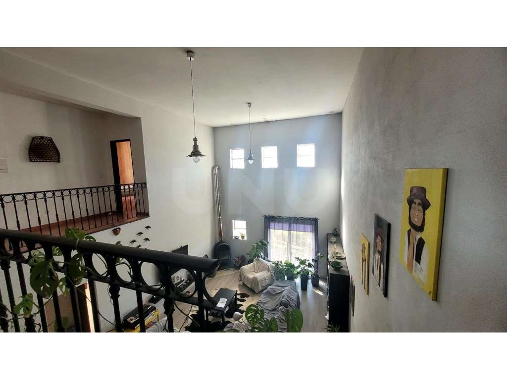 Armazém utilizado como Habitação com excelente área exterior - Grande imagem: 3/23