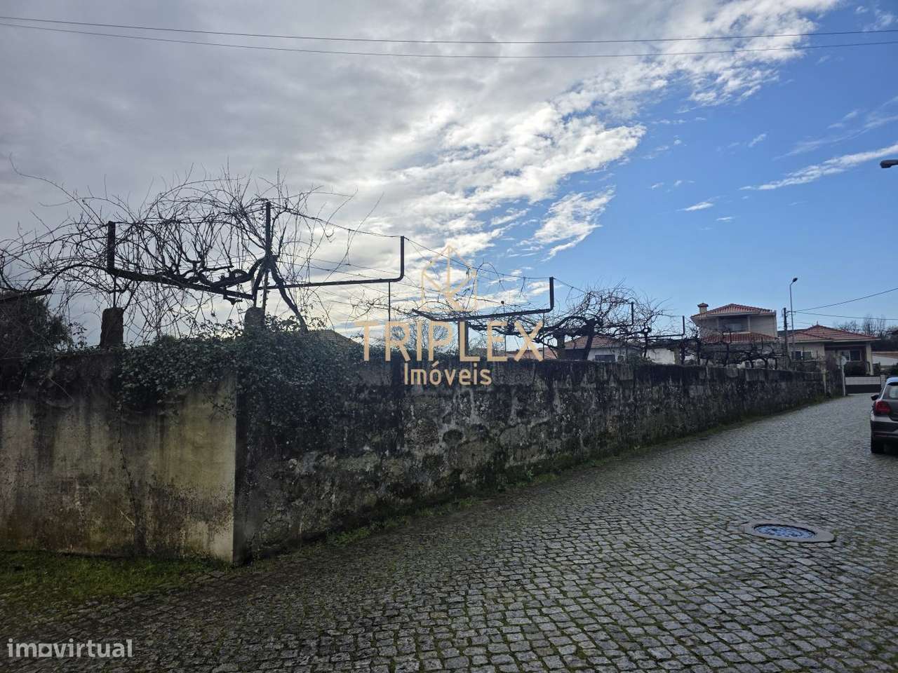 Terreno ao centro de Gueifães-9