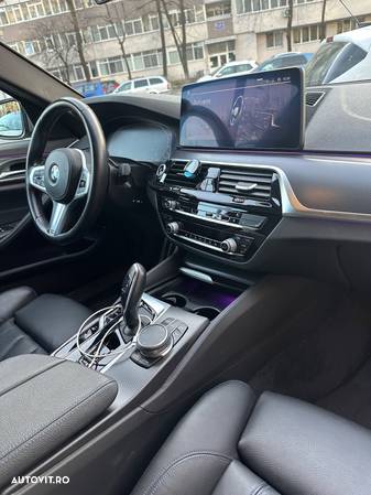 BMW Seria 5 530e xDrive - 12