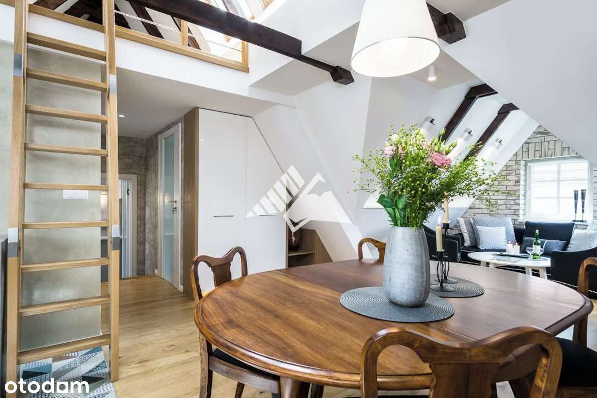Straganiarska | klimatyczne mieszkanie na poddaszu-10