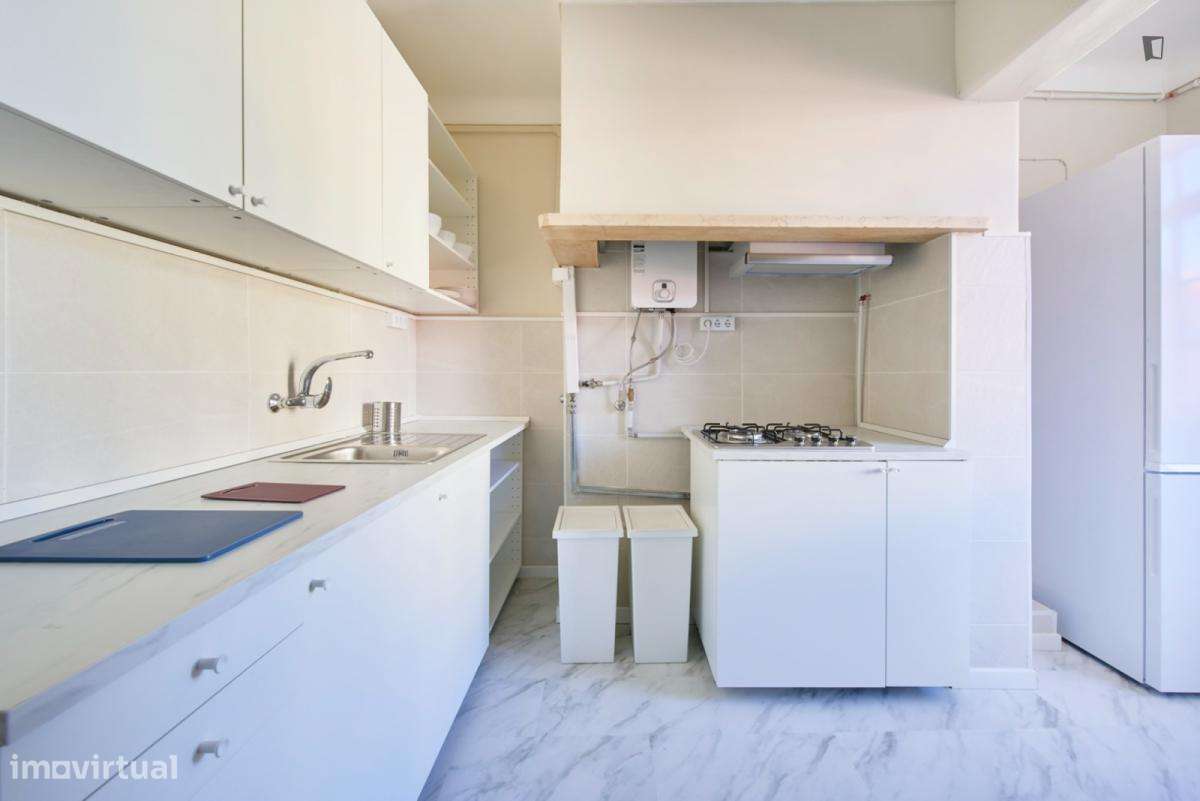 Quarto - localizado em Entrecampos Lisbon - Grande imagem: 2/10