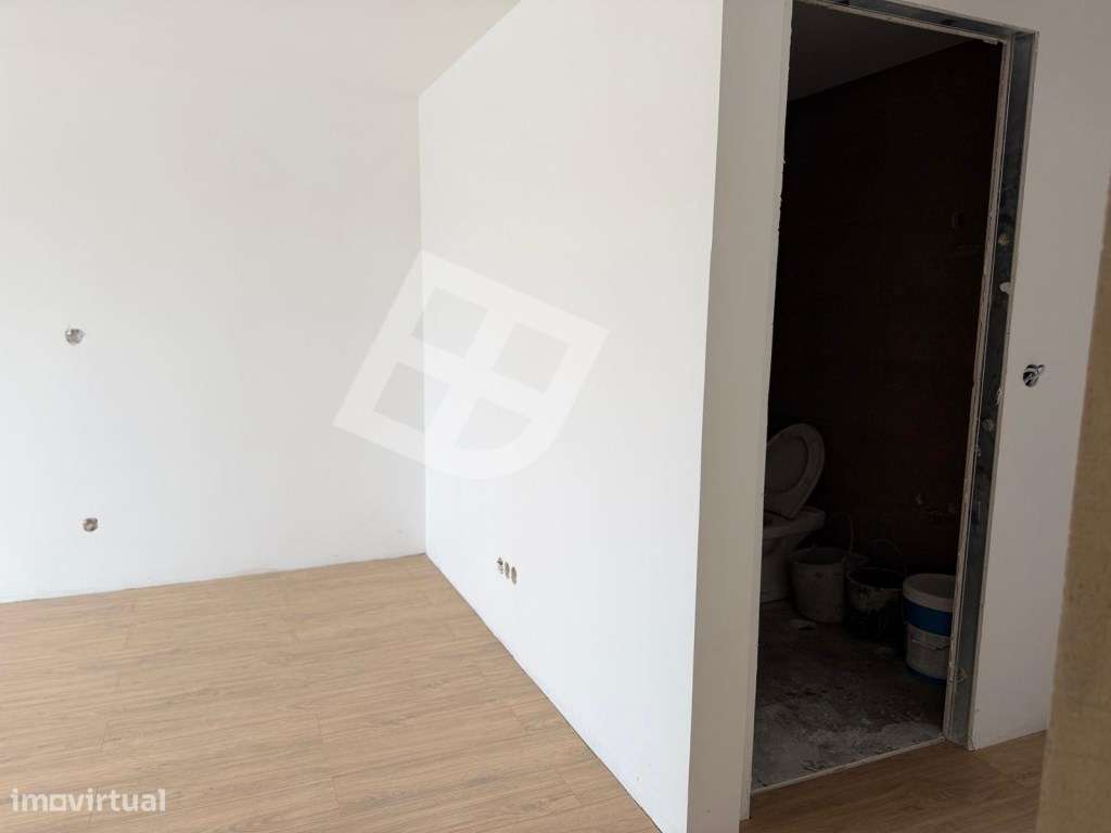 Moradia T5 próxima às Praias Conforto, Espaço e Qualidade de Vida-40
