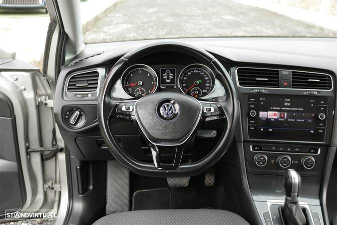 VW Golf Variant 1.6 TDi Confortline DSG - 31