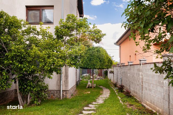 Vilă cu 6 camere de vânzare în Zimandcuz/Arad-11