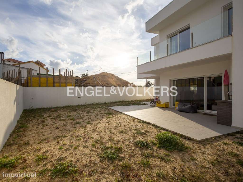 Fabulosa Moradia no Pinhal do General- Fernão Ferro - Grande imagem: 2/36