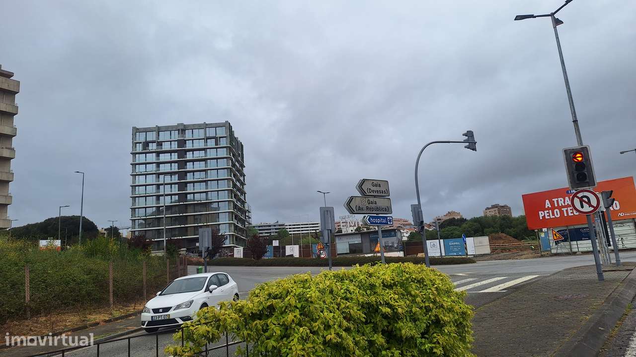 Apartamento T2 Varanda | Garagem|proximo cento Gaia| Pronto habitar-15