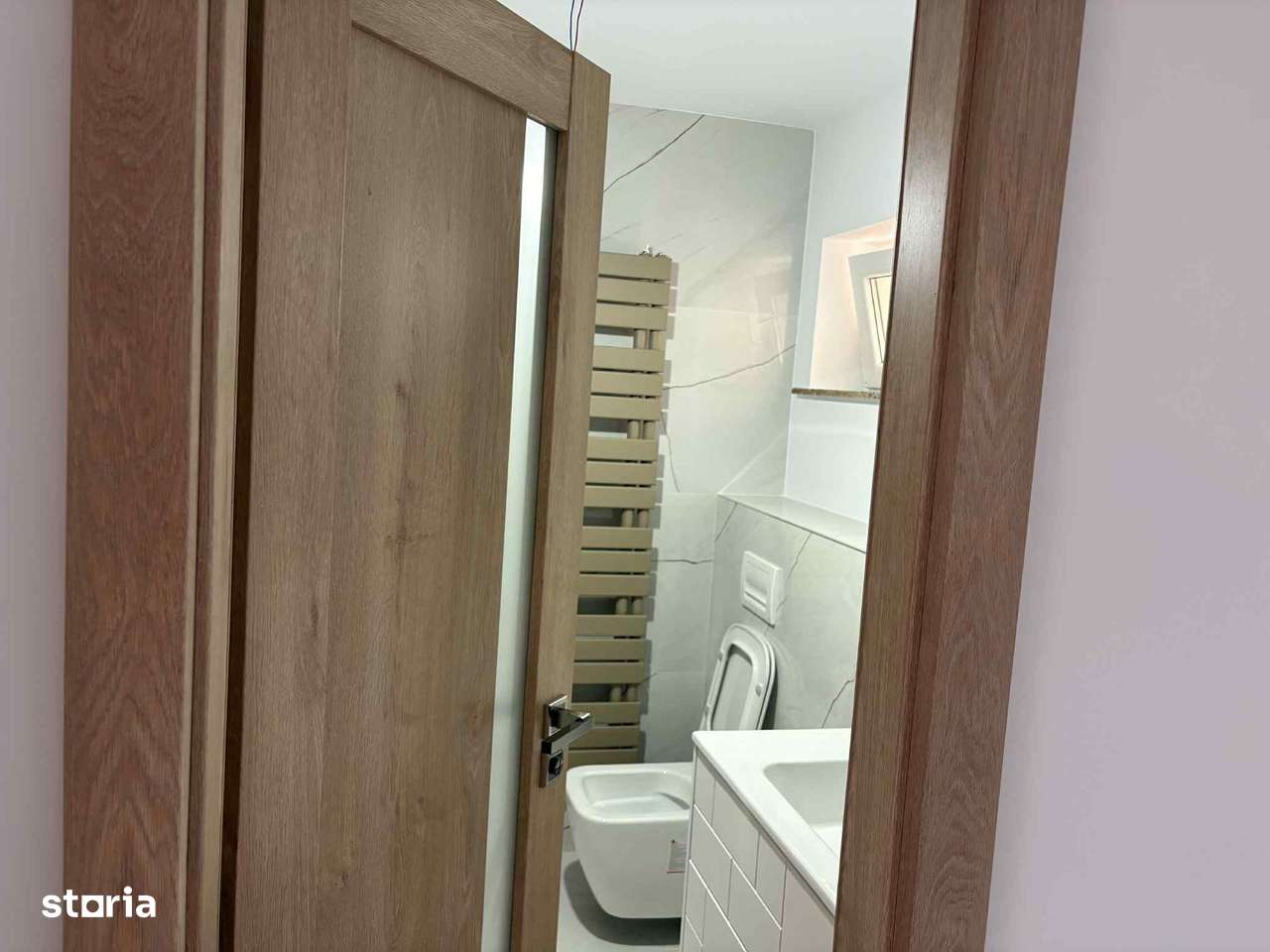 Apartament de 3 camere zona Calea Bucuresti(Liceul de Informatica),-0