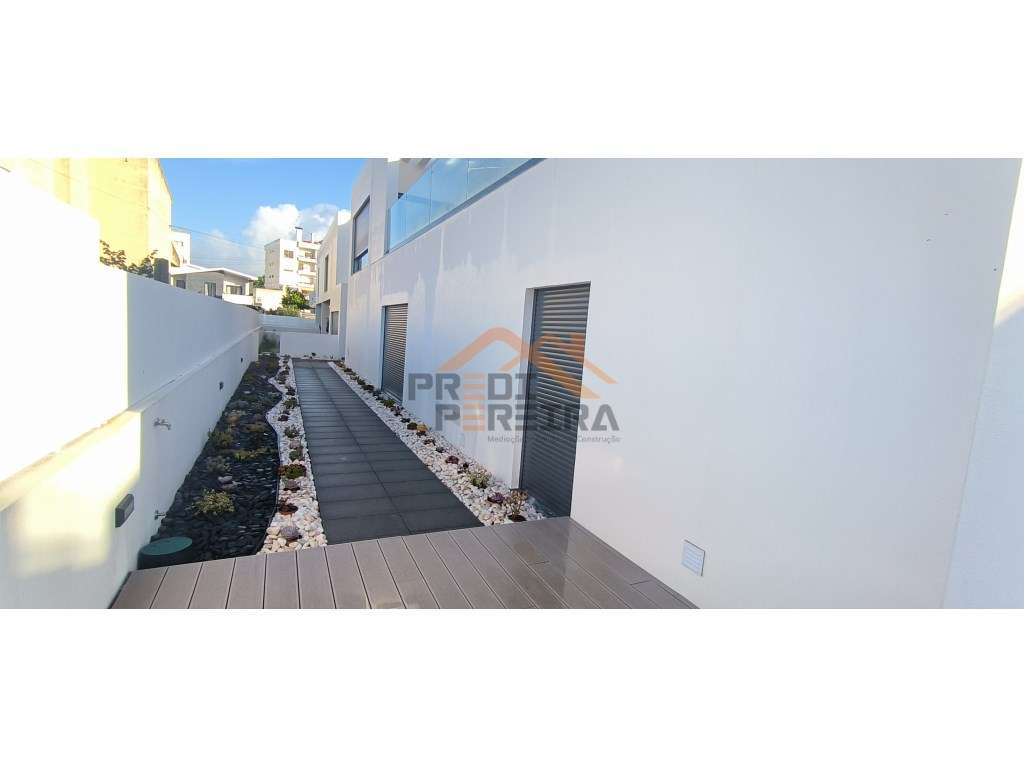 Última fração disponível!
T3 de luxo, com terraço e uma box, inser...-25