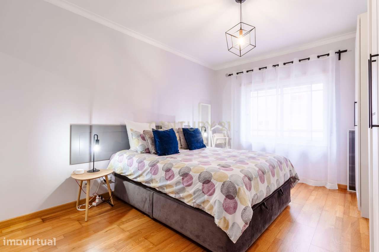 T2 Renovado | 2 WC Novas | 106 m² | Parqueamento + Arrecadação | Eleva-15