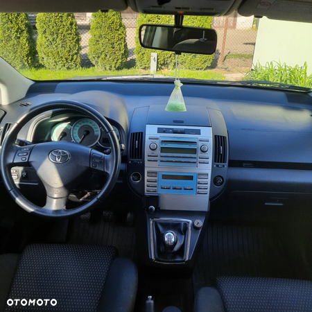 Toyota Corolla Verso 1.8 Premium - 11