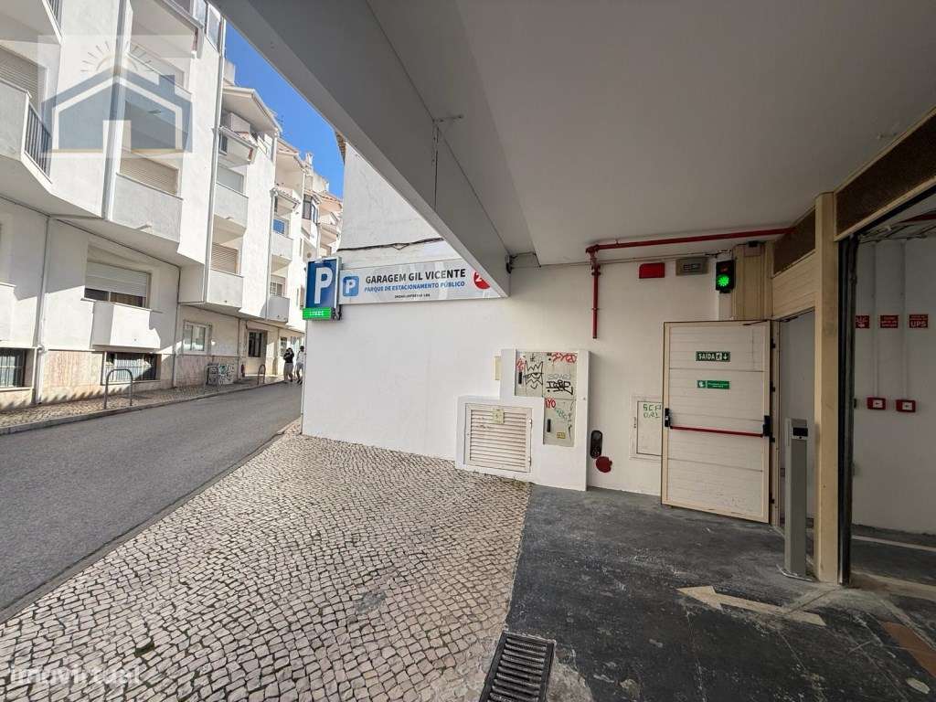 Parque de Estacionamento Automatizado 24h no Centro de Lagos-6
