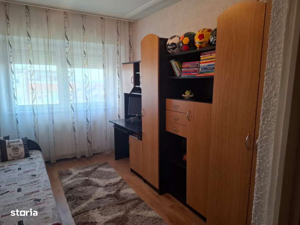 Apartament 4 camere  decomandate cu vedere pe doua parti in Nadlac-15