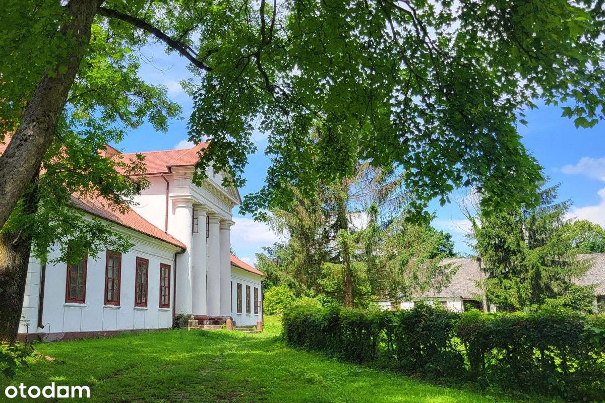 Zabytkowy Xix w. dwór w Rożnowie nad Dunajcem-12