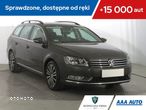 Volkswagen Passat - 1