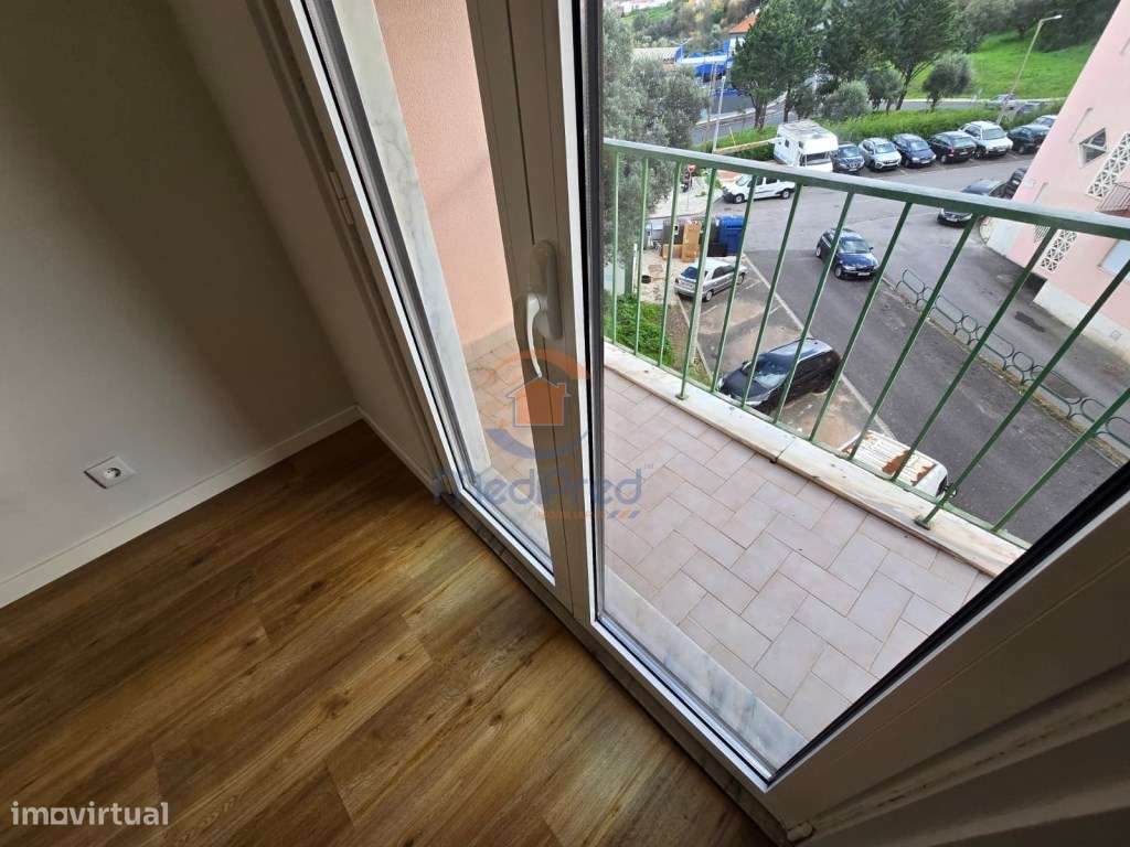 Apartamento T2 Totalmente Remodelado | Quinta do Pinheiro, Pontinha-19