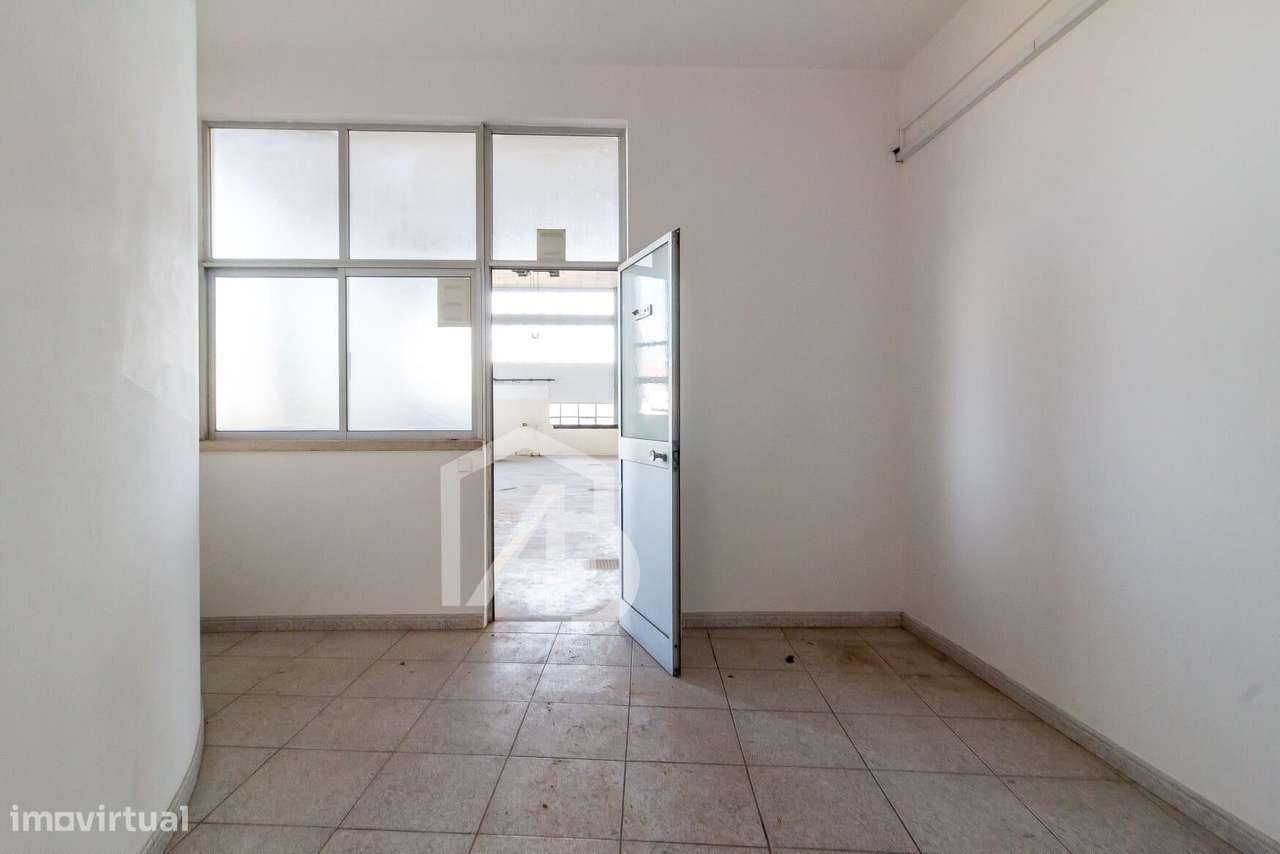 Prédio com potencial de reabilitação – Pernelhas, Leiria-24