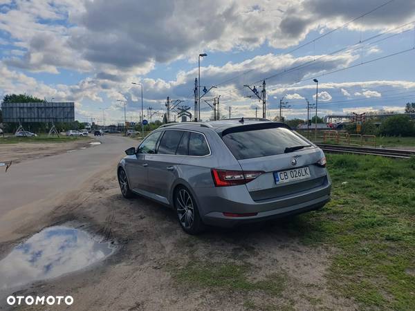 Skoda Superb 2.0 TDI L&K DSG - 18