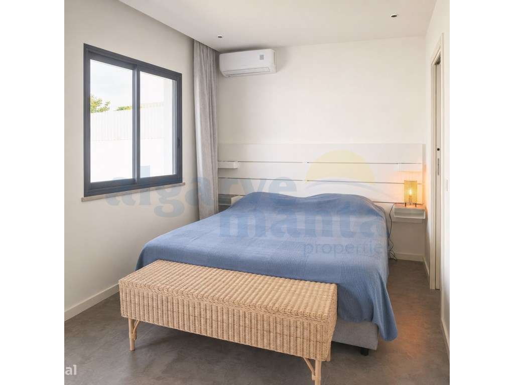Moradia T3 Geminada com Piscina Privada em Manta Rota-7