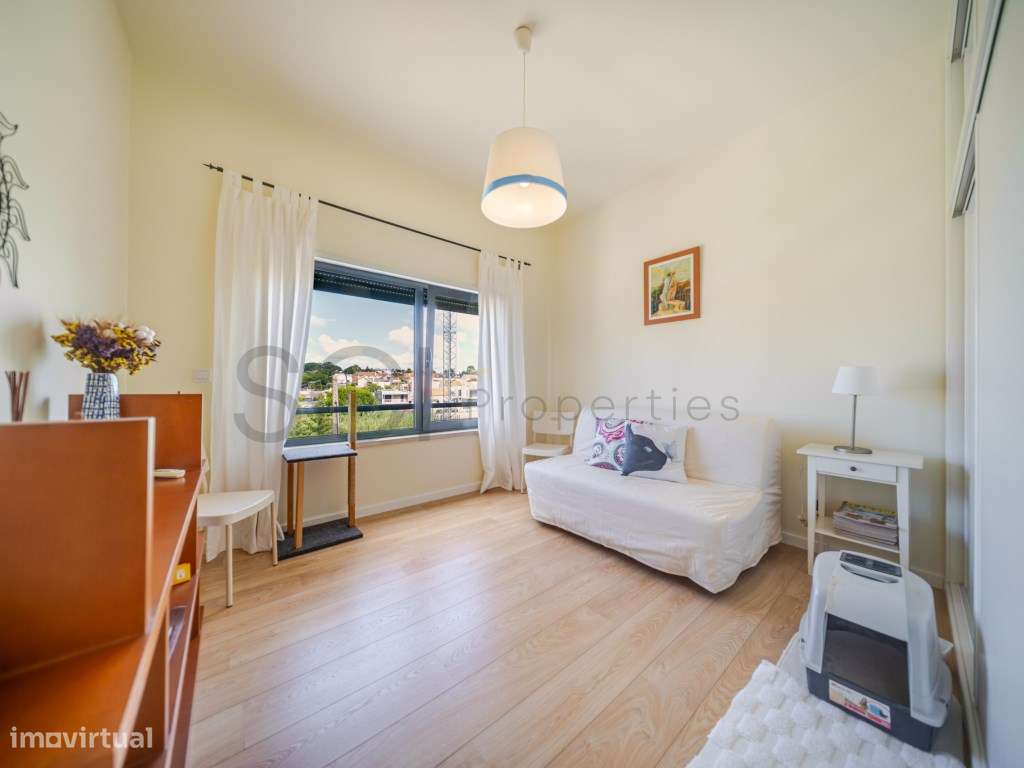 Moradia com piscina nas Quintinhas-33