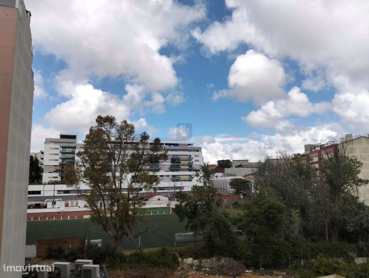 Apartamento T3 Remodelado c/estacionamento na Estrada da Luz-22