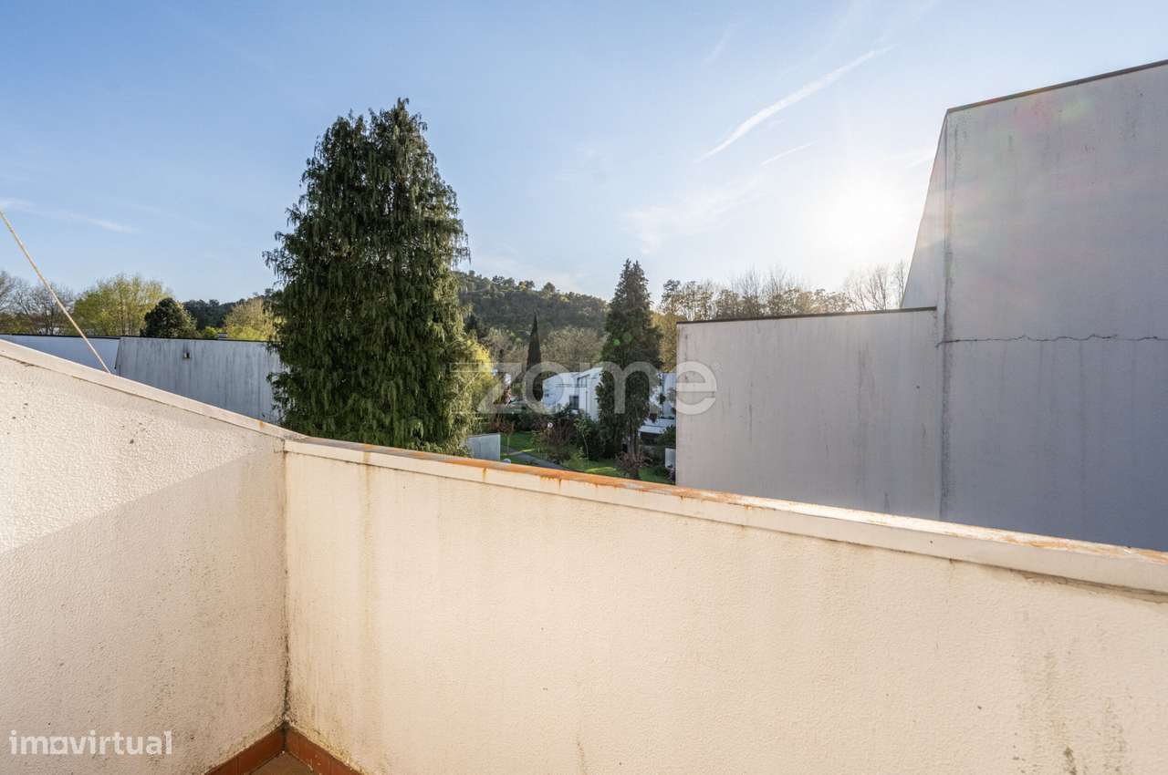 Moradia T4 em Banda em São José de São Lázaro, Braga-33