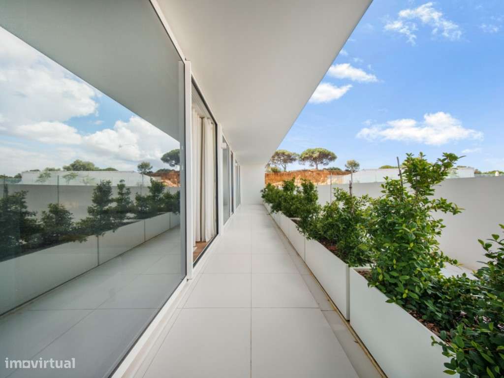 Apartamento T2 em Condomínio Privado com Piscina e Ginásio - Colina...-16