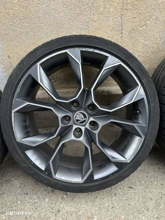 Jante Skoda Octavia Superb Kodiaq Vrs Rs cu cauc 235/35/R19 bridgestone dot2019 5-6mm 75jx19et51 - 3