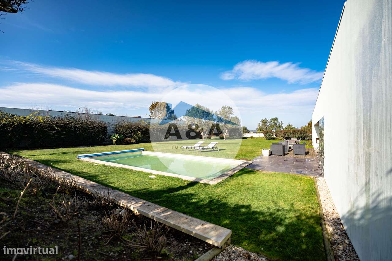 Villa Exclusiva de Arquitetura Contemporânea inserida na Natureza d...-9