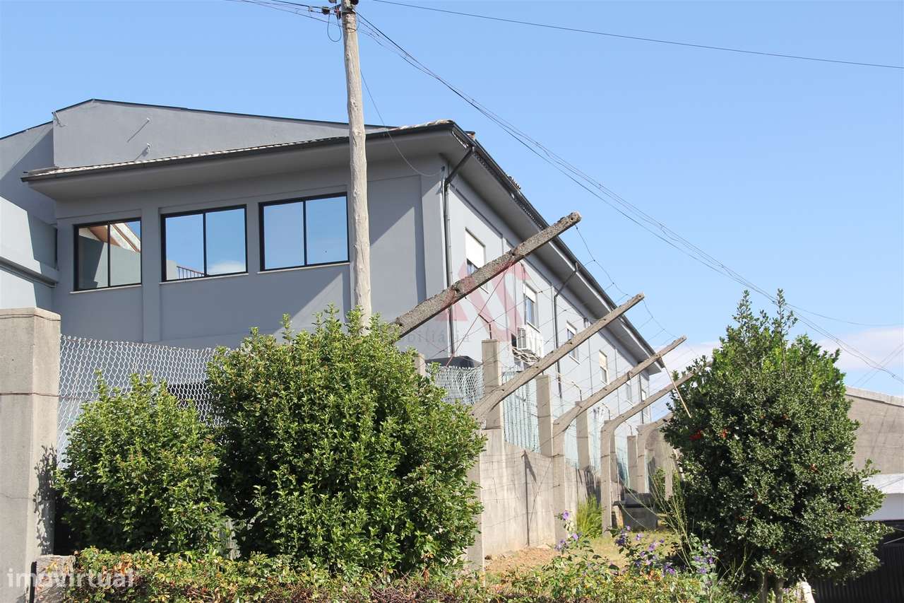 Pavilhão industrial com 1.017 m2 em Margaride, Felgueiras - Grande imagem: 2/8