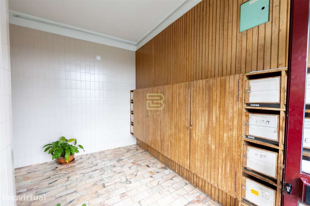 T2 com 2 frentes, varanda em Santegãos, Rio Tinto, situado no 2.º anda - Grande imagem: 3/14