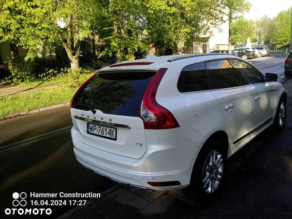 Volvo XC 60 T5 AWD Drive-E R-Design Momentum - 2