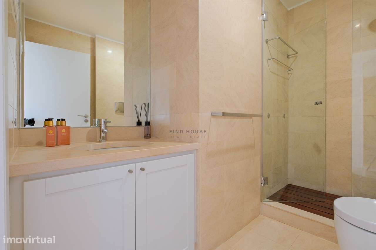 Penthouse T3 com terraço e 3 lugares de garagem na Alameda dos Oceanos-28