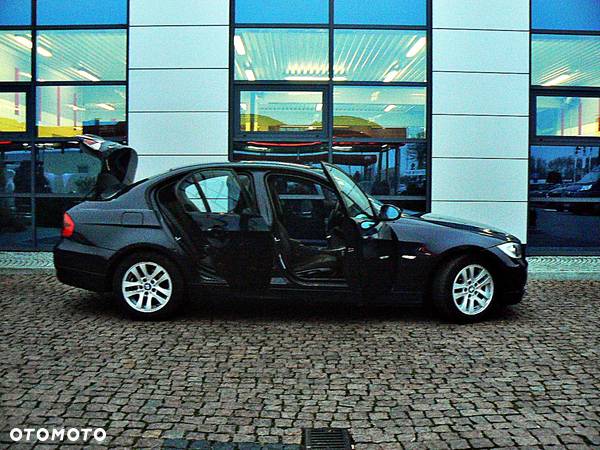 BMW Seria 3 318i - 18