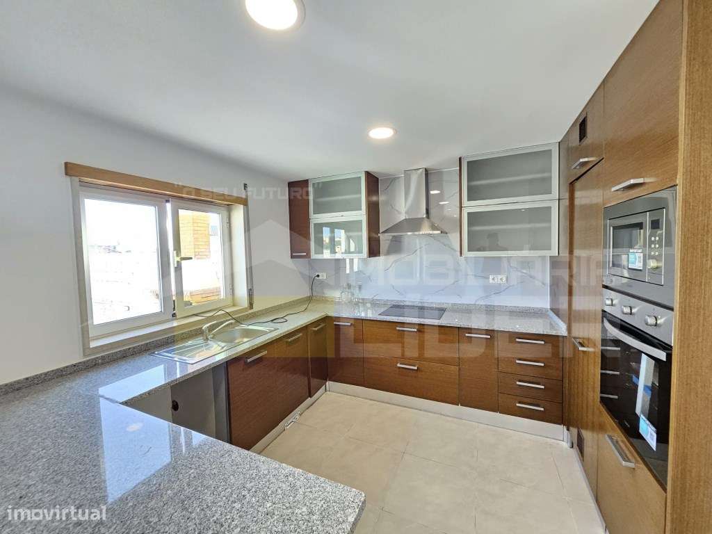 Moradia geminada T3 com piscina, terraço e garagem na Silveira, Tor...-9