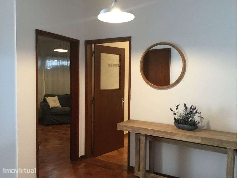 Arrendo ,Apartamento t2 ,mobilado e cozinha equipada ,centro da cidade - Grande imagem: 5/12