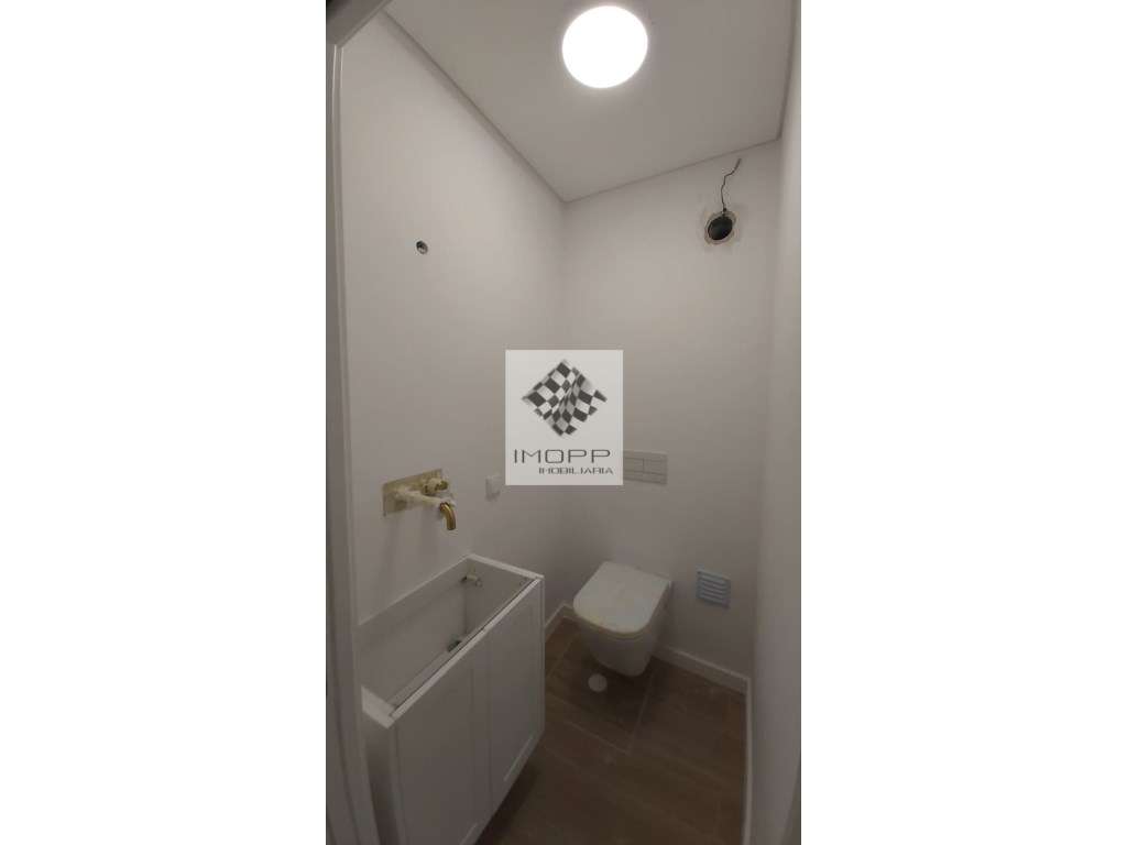 Moradia T2 +2 no centro histórico de Carnide-5