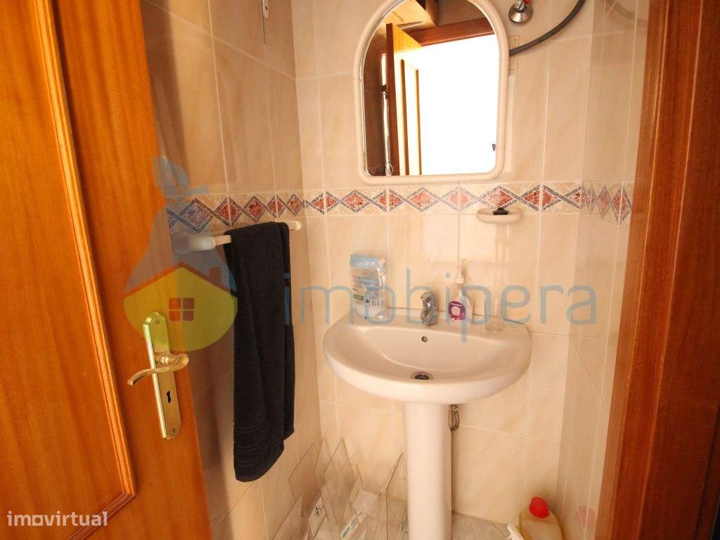 Loja Comercial com 55 m² e 2 Lugares de Garagem - Urbanização Quint...-8
