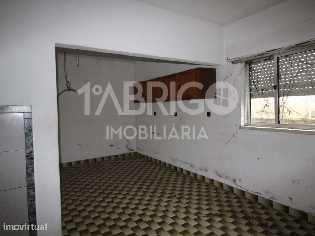 Moradia t4 usada em Casal Novo, freguesia de Amor - Imóvel sem lice... - Grande imagem: 5/18