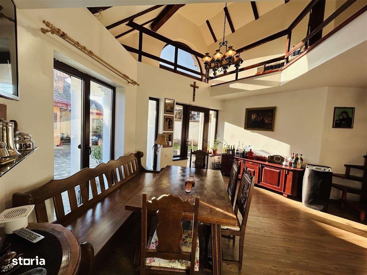 Casă individuală cu iaz, jacuzzi, saună și curte superbă – Cisnădie-17