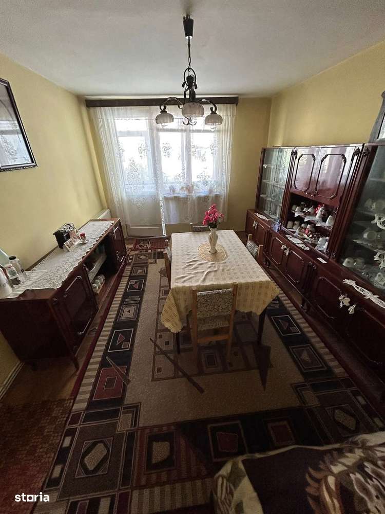 De vanzare 3 camere, 2 bai, doua balcoane, etaj intermediar, 51.000€ - Imagine principală: 2/13