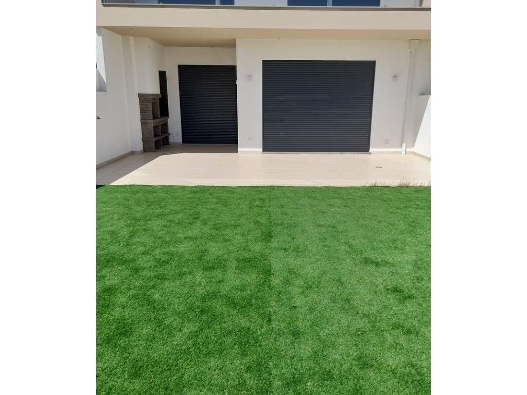 Vivenda T4+1 na praia do Areal com piscina.-6